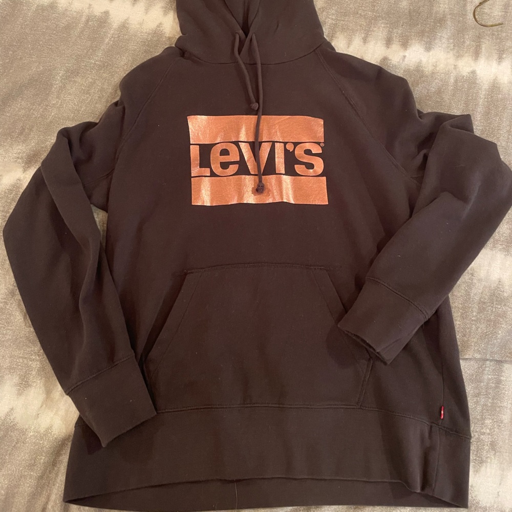 Rose gold Levi’s hoodie